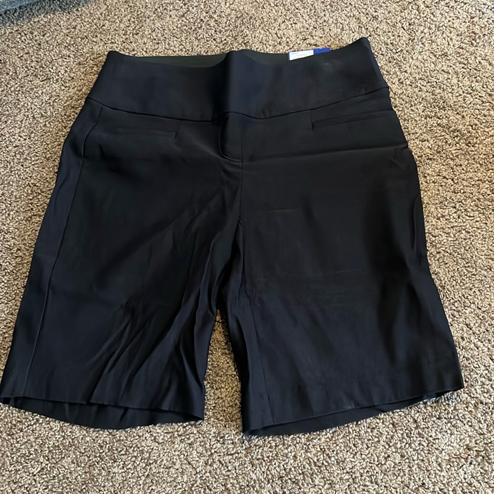 Apt 9 Brynn Bermuda shorts size 8